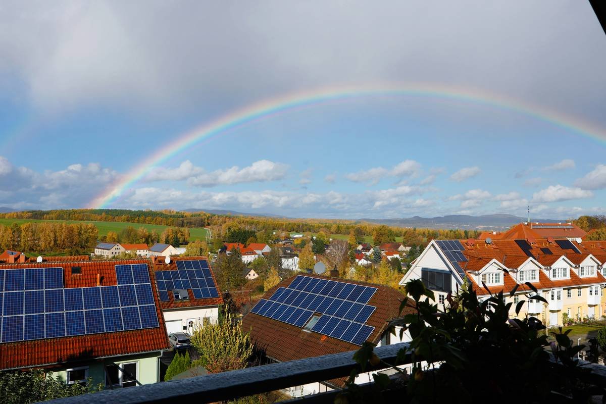 Adani Bifacial Solar Panel Efficiency: What Indian Homeowners Need to Know